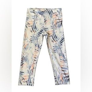 GAP FIT White/Navy Blue/Peach Leaf Pattern ECLIPSE Cropped Leggings Size Medium